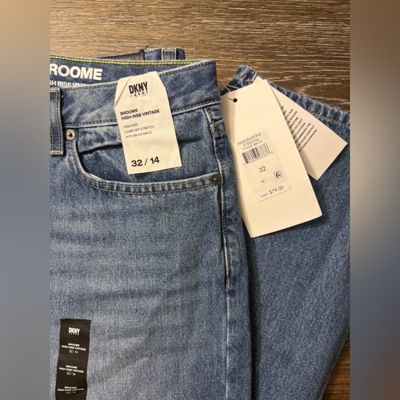 DKNY Brooke Straight-Leg Jeans – Medium Wash (NWT) -Sz 32/14 - Picture 2 of 4